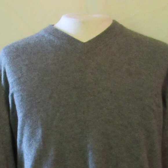 Jeremy Argyle NYC Gray 100% Cashmere Sweater V-Neck Size XL Excellent Condition - Picture 1 of 9